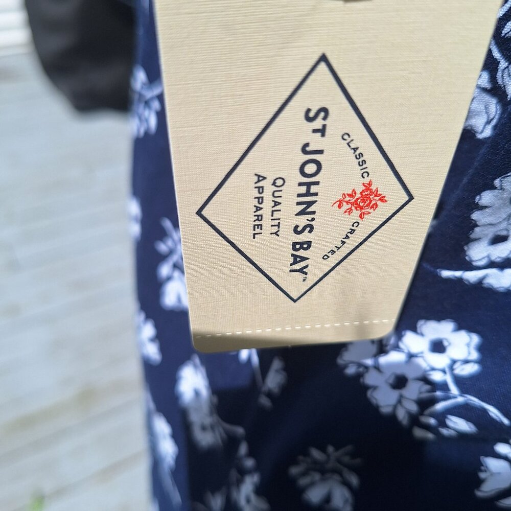 Cute, capped sleeve dress by St. John's Bay Size Small NWT - Picture 7 of 9